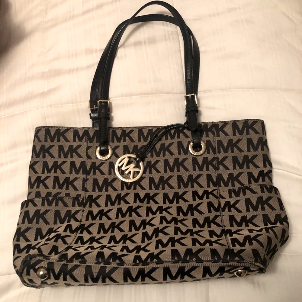 Medium Michael Kors bag
